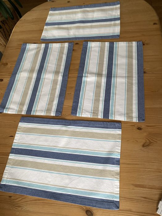 Serwetki na stół / 4 szt.