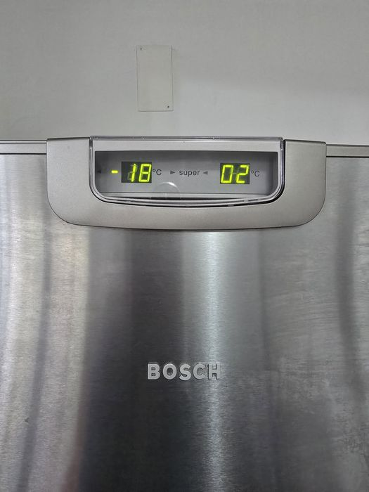 Geladeira Bosch.