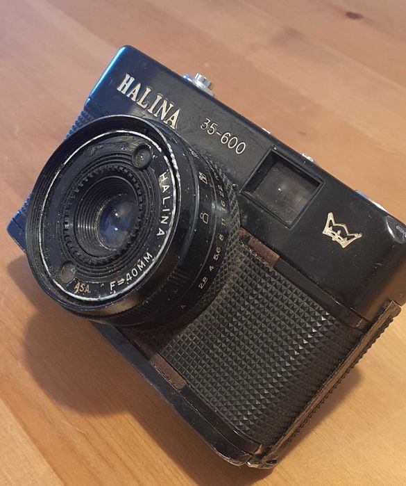 Câmara fotográfica Halina 35-600 de 1982