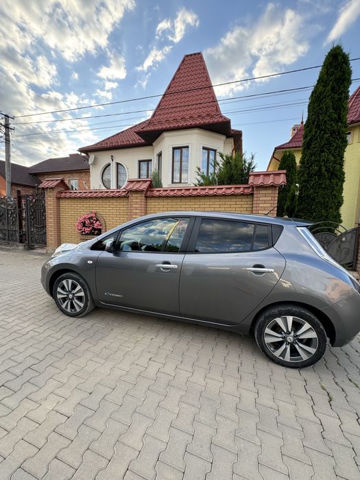 Nissan Leaf Франція