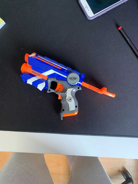 Nerf FireStrike pouco uso