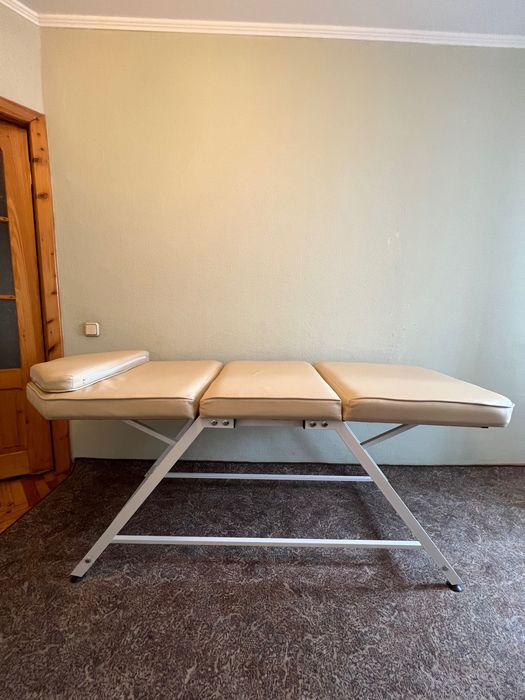 Косметологічний стіл