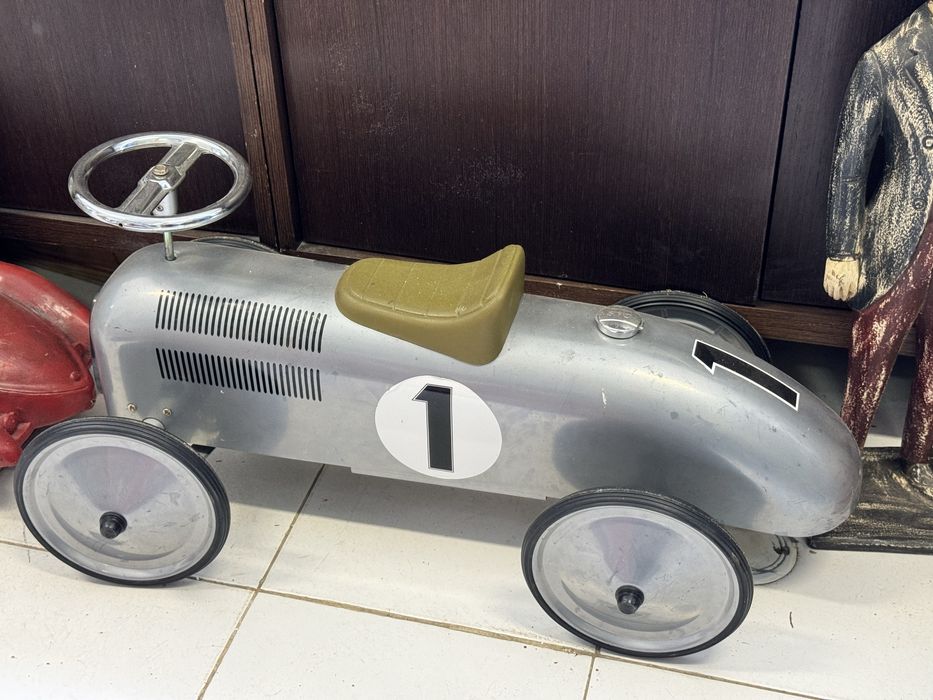 Carro brinquedo antiguidade