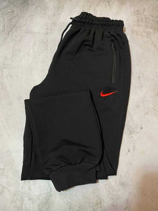 Спортивний чоловічий костюм з капюшоном