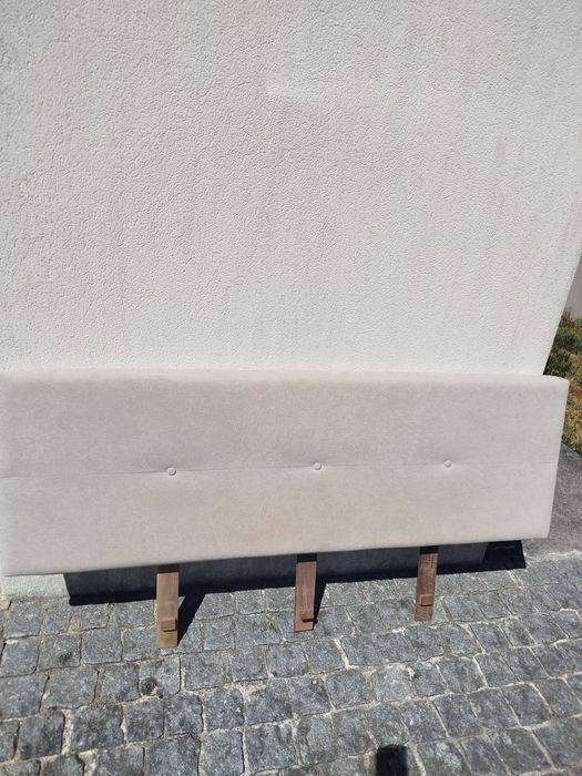 Cabeceira cama bege com 160cm por 50cm