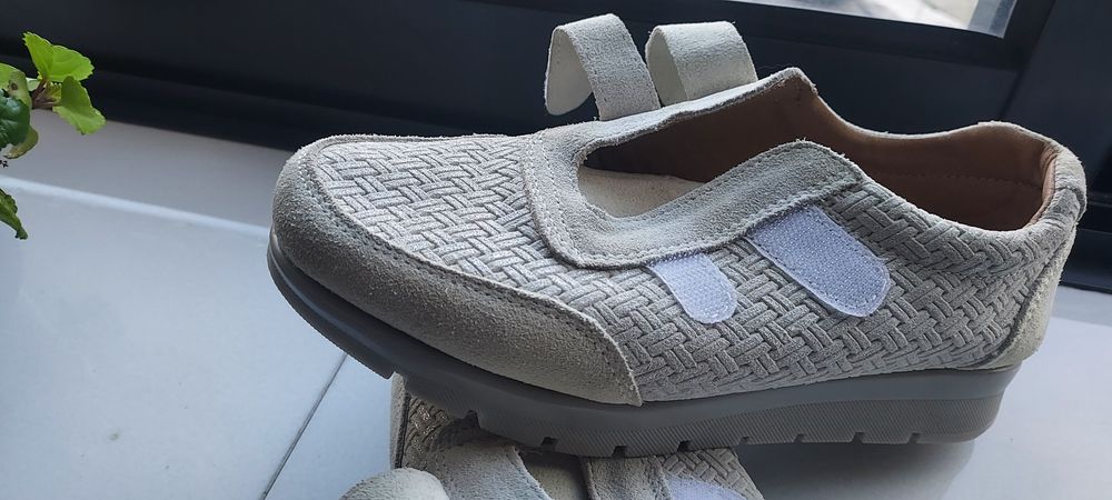 Sapatos senhora camurça e têxtil