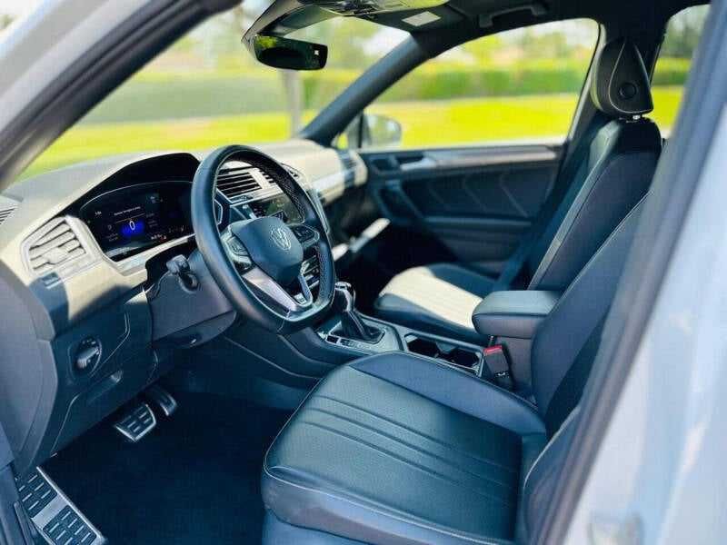 2023 Volkswagen Tiguan SE R-Line Black