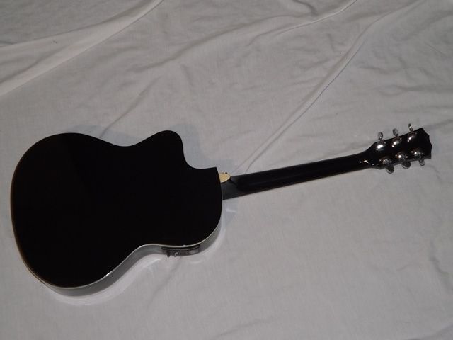 Guitarra eletroacústica marca Santander