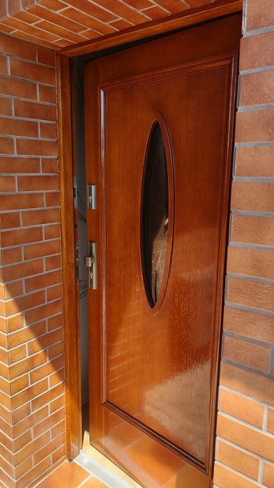 Lakierowanie frontów i renowacja drzwi i mebli