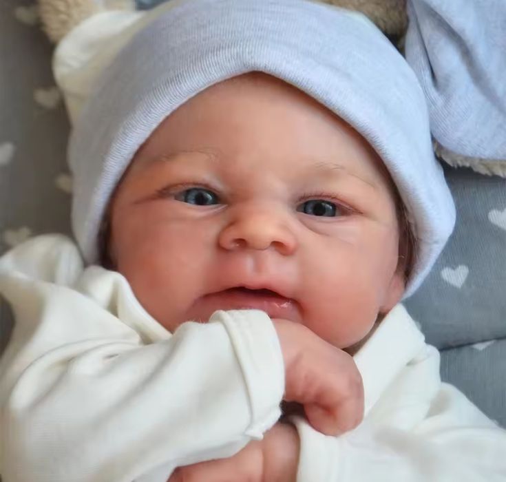 Polecam w  promocji Prześliczną Realistyczną lalkę Roben