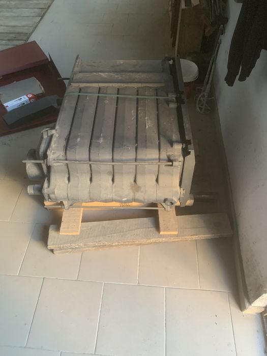 Котел, чавунний твердопаливний