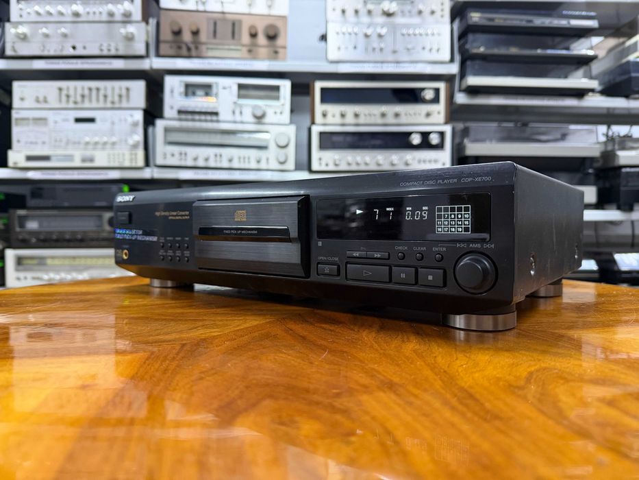 Odtwarzacz płyt CD Sony CDP-XE700 Audio Room