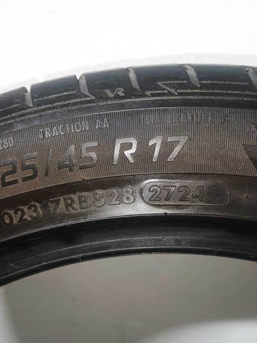 Продам літні шини 225/45 R17