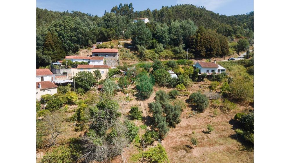 Terreno com 454 m2 em Coimbra