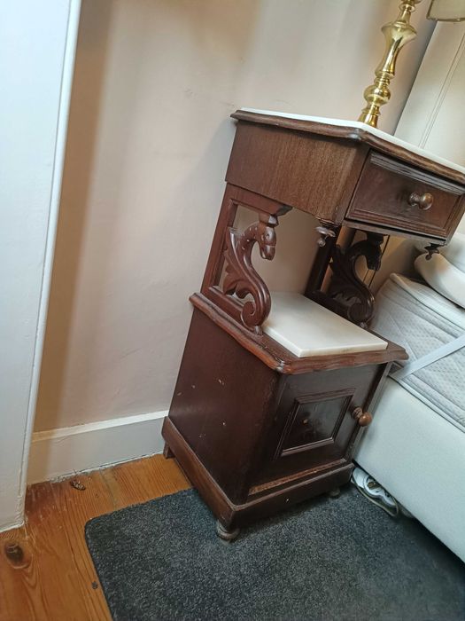 PAR mesas de cabeceira antigas