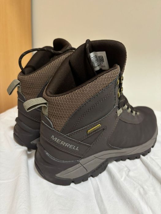 Bota merrell 43  como Nova