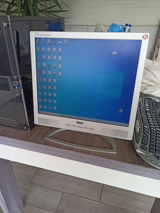 Computador com acessórios