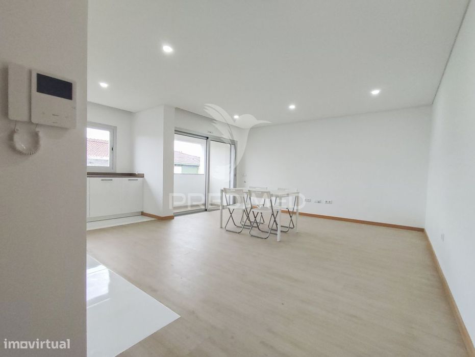 Apartamento T1 com terraço