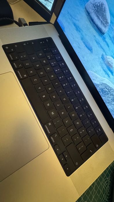 MacBook Pro 16" (2021) — Chip M1 Pro — Teclado PT — Impecável