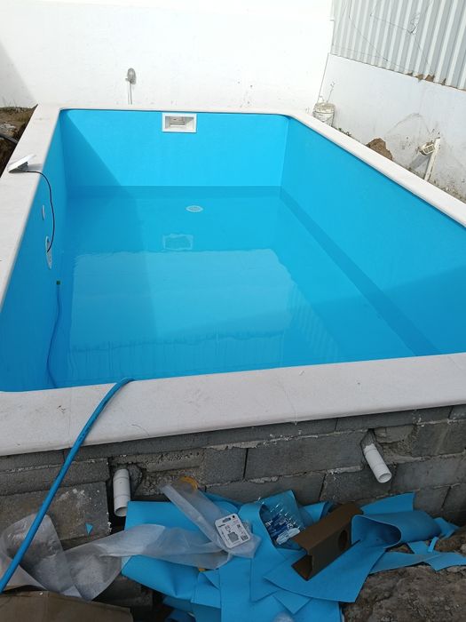Aplicação de tela para piscinas