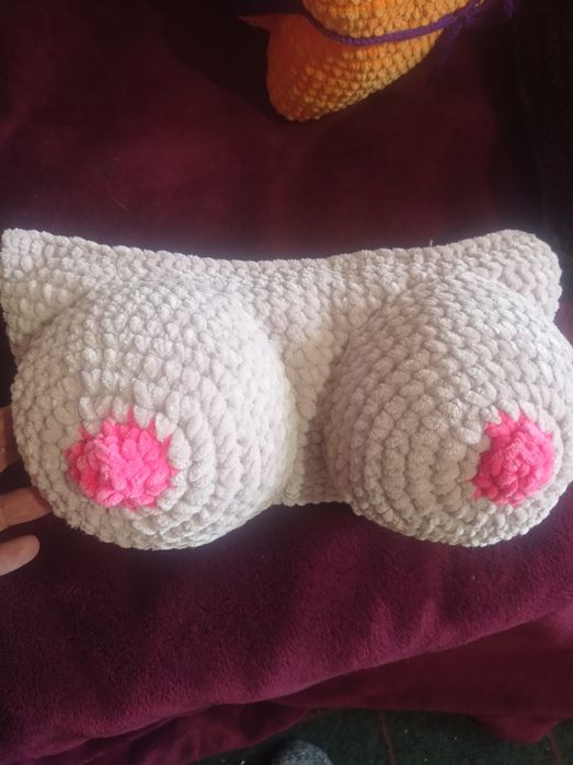 Подушка грудь на подарок