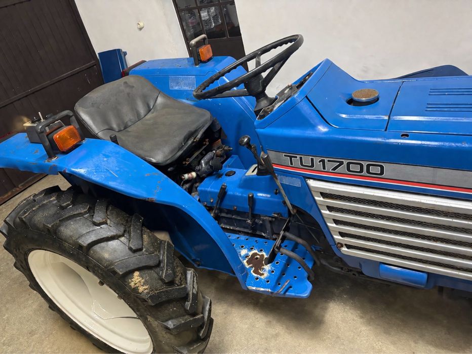 Trator iseki TU1700