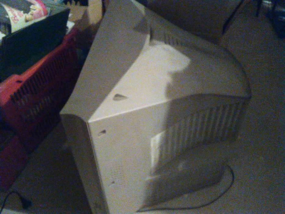 Tv Sony avariada para desocupar