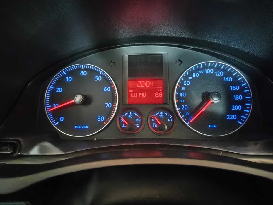 Volkswagen Golf V - 1.4 FSI