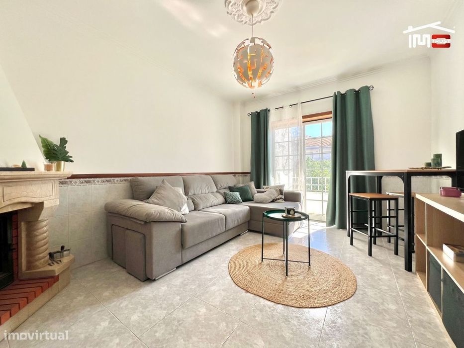 Apartamento T1 - 2ºandar,  Lareira, Coz semi- Equipada — Montijo E Afonsoeiro, Setúbal