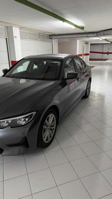 BMW 330 e Corporate Edition (IVA dedutível)