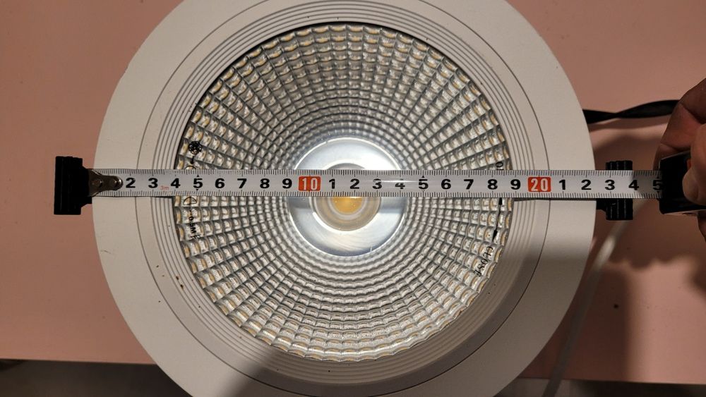 Lampa podsufitowa wpuszczana