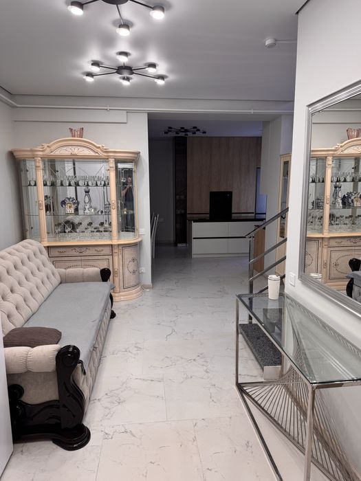 Vip Квартира  луцьк подобово яровиця центер  супернова оренда будинок