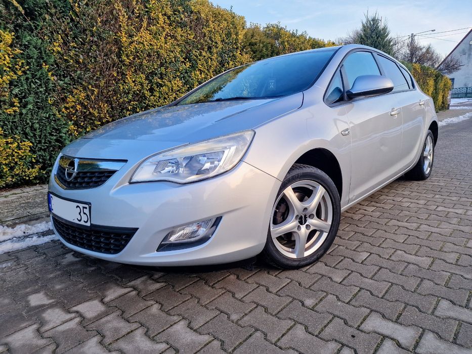 Opel Astra J 1.4 Benzyna, Klimatyzacja, Nowe Sprzęgło, ZAMIANA
