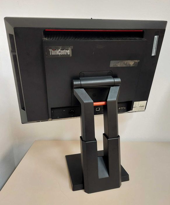 Lenovo ThinkCentre M90z All-in-One i3 | 8GB | 150GB | Windows 10 Pro
