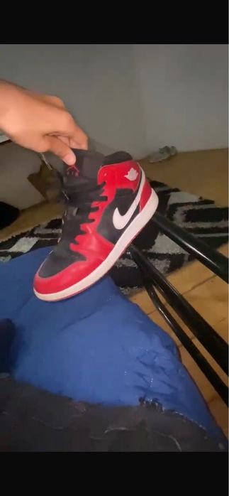 Nike Jordan 1 (Vermelhos e Pretos)