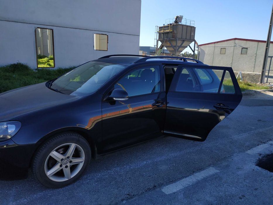VW Golf carrinha - confere Conforto, Segurança, Versátil, Espaçosa para Família, e/ou Profissionais que precisem de espaço adicional