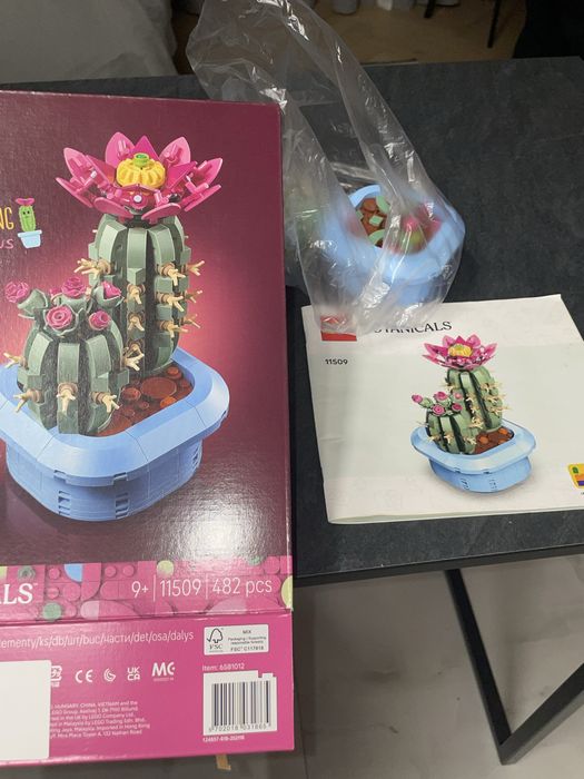 Lego flowering cactus новий