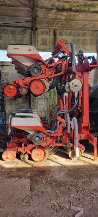 siewnik do kukurydzy KUHN Maxima 8 rzędow rozsuwany