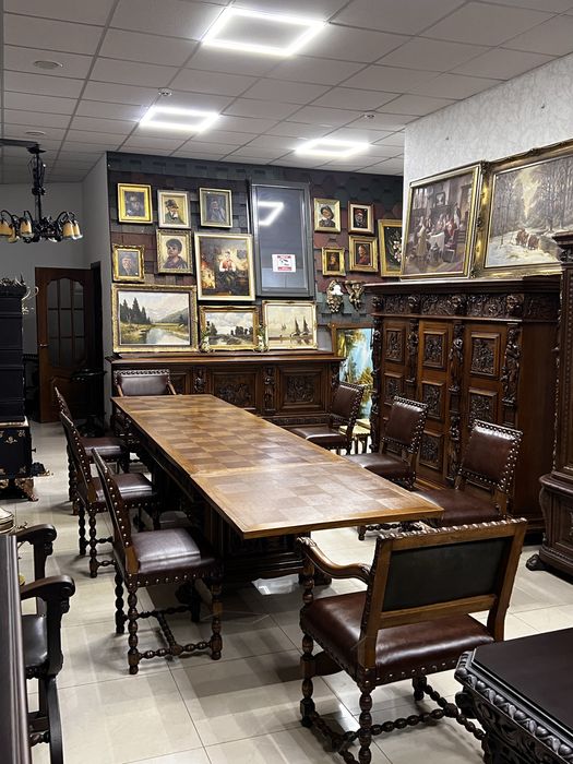 Обідній гарнітур-стіл разбарной и 8 стульев.Франція