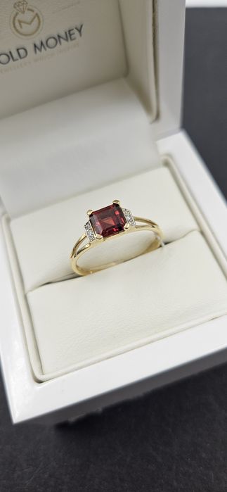 Złoty pierścionek z granatem i brylantami 585 R22 GOLD MONEY