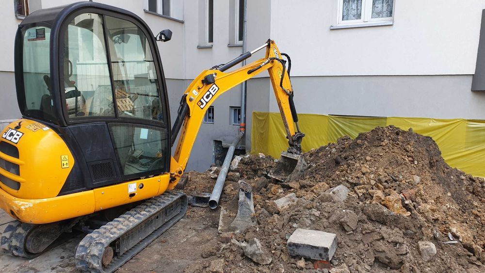 Najem wynajem minikoparka JCB 8020