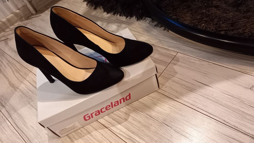 Deichmann szpilki zamszowe czarne