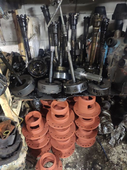 Диски мтз 80 50  стакани циліндричка полуося все по мтз диференціали..