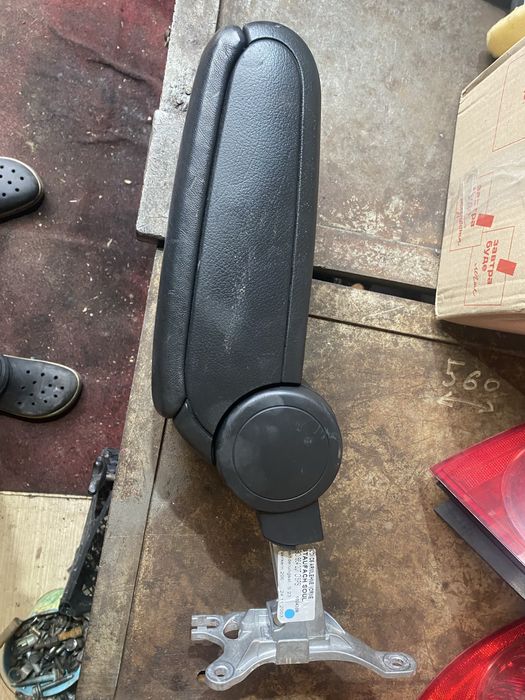 Підлокітник ауді а6 с5