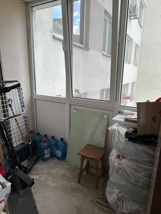 Продам 1к квартира Оболонь Левко Лук'яненко 2/4 Цегляний будинок Укриття Вид на озеро Метро 10 хв