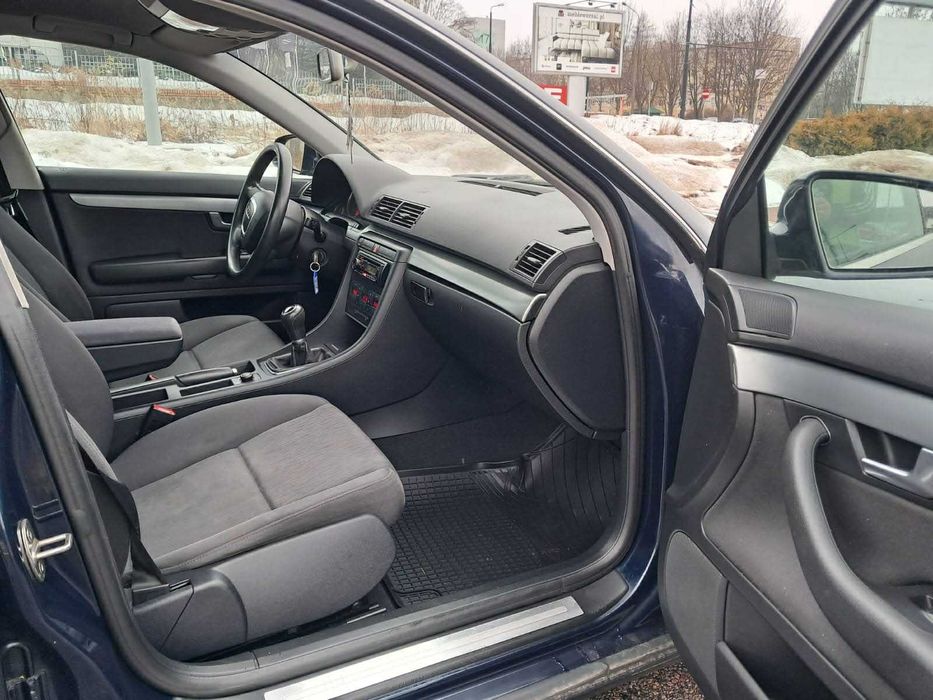 AUDI A4  B7  2005 r  2,0 B  KOMBI Klima Elektryka Hak 2komplety kół