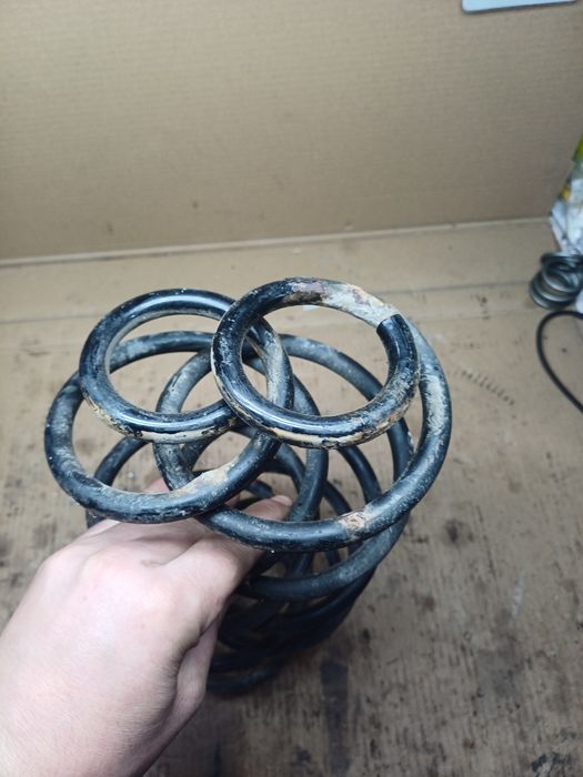 Peugeot 207 хачбек задні спружини пружини