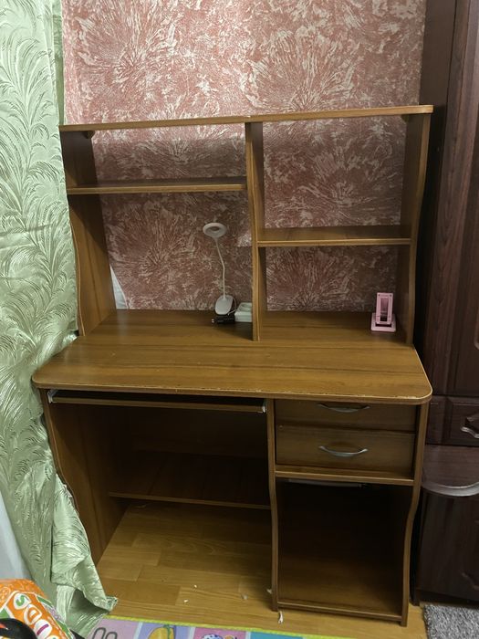 продаю стол компьютерный
