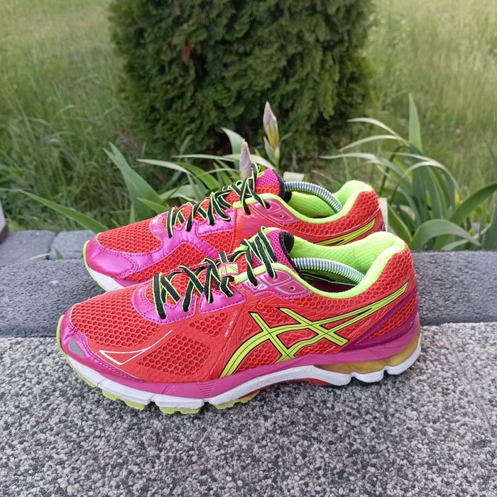 Asics GT-2000 3 Sportowe Buty Do Biegania Rozmiar 40