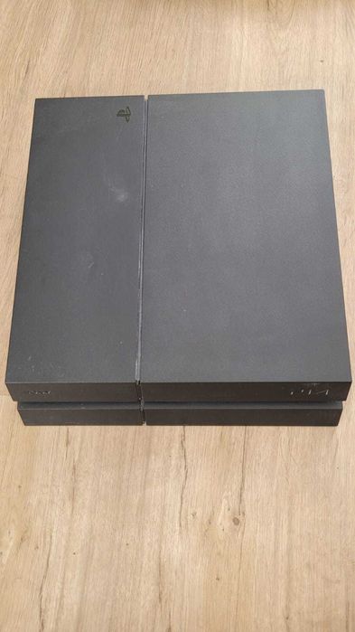 PlayStation 4 FAT 1Tb 2 pady, ładowarka  do padów i 5gry